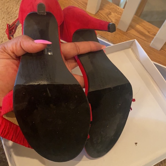 Red suede ruffle tassel sandals - Picture 6 of 7